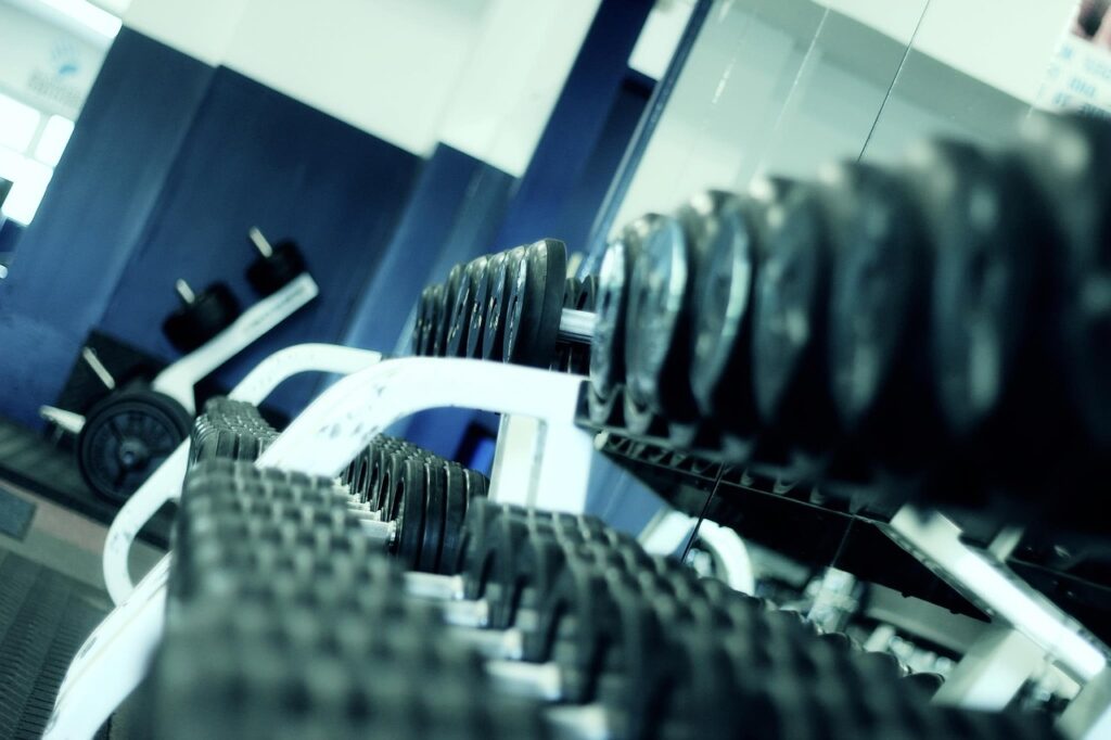 Haltères dans un gym